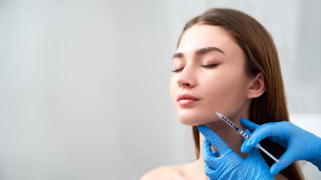 اهمیت تکنیک تزریق و مهارت پزشک در کاهش عوارض 🌟