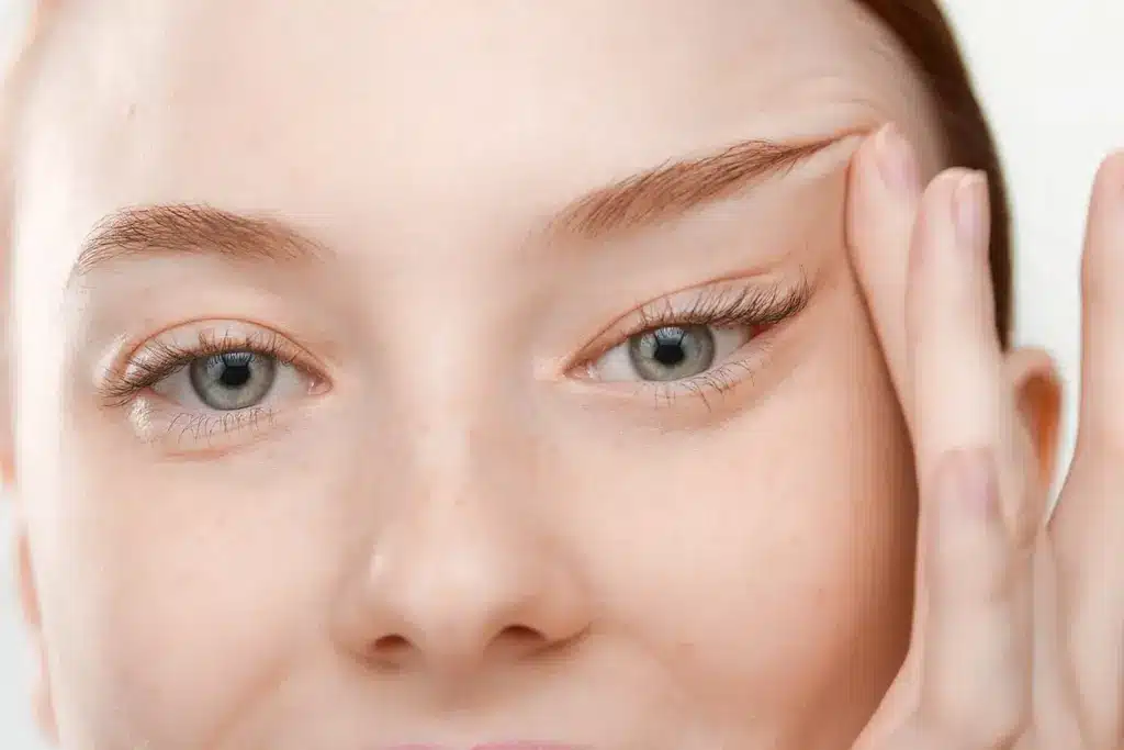 ماندگاری نخ لیفت ابرو ✨👁️