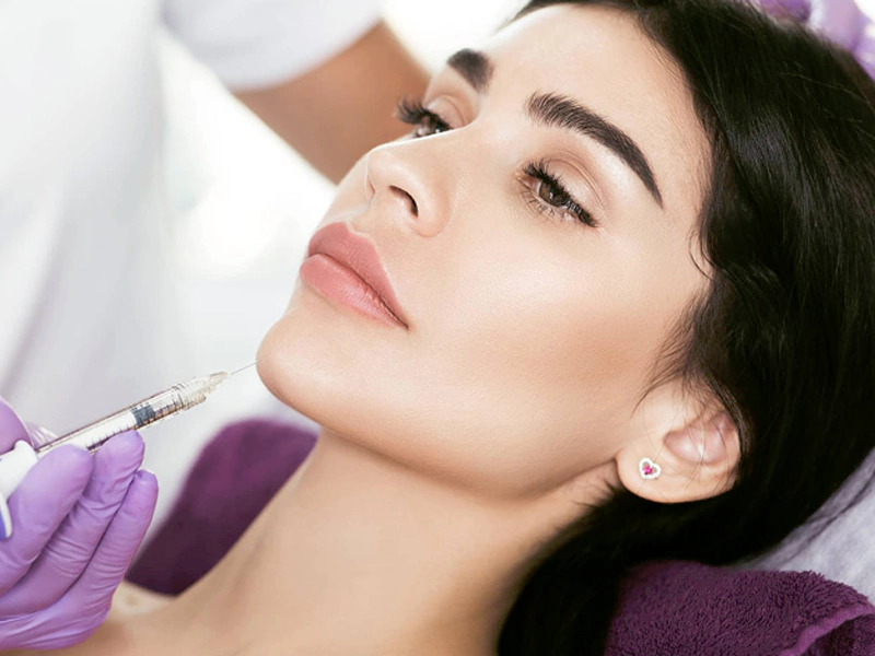 نقش تکنیک تزریق و مهارت پزشک در طول عمر فیلر چانه 🌿