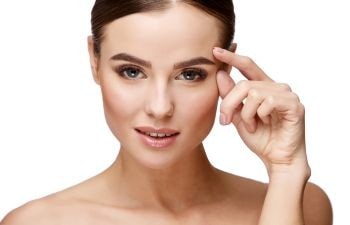 نکات مهم برای مراقبت از ناحیه ابرو بعد از نخ لیفت ✨👁️
